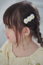 Load image into Gallery viewer, Daisy Hair Clip / Single item