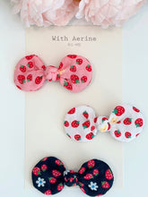 Load image into Gallery viewer, Strawberry print Peanut clip / Single Item