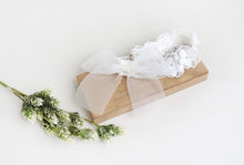 Load image into Gallery viewer, White Wedding Headband
