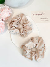 Load image into Gallery viewer, Cubic Shiny Scrunchie / Single Item