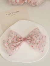 Load image into Gallery viewer, Pink Flower Lace / Single Item