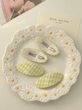 Load image into Gallery viewer, Lime Snap Clip/ Single Item