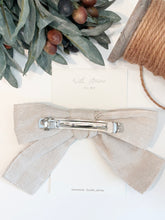 Load image into Gallery viewer, Linen Big Bow / French Clip / Single Item