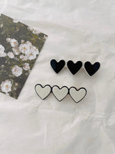 Load image into Gallery viewer, Black & White Heart / Single item