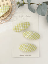 Load image into Gallery viewer, Lime Snap Clip/ Single Item