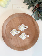 Load image into Gallery viewer, Happy Daisy / Single Item