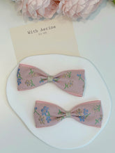 Load image into Gallery viewer, Pastel Flower / Set of 2