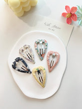 Load image into Gallery viewer, Heart Snap Clips / Single Item