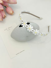 Load image into Gallery viewer, Daisy Hairband
