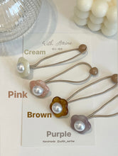 Load image into Gallery viewer, Pearl Fleur Hair Tie / Single Item