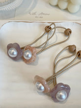 Load image into Gallery viewer, Pearl Fleur Hair Tie / Single Item