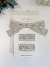 Load image into Gallery viewer, Ribbon Tie / Single Item
