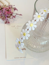 Load image into Gallery viewer, Daisy Hairband