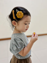 Load image into Gallery viewer, Gaul Flower / Single Item
