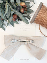 Load image into Gallery viewer, Linen Big Bow / French Clip / Single Item
