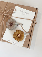 Load image into Gallery viewer, Gaul Flower / Single Item
